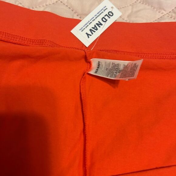 Old Navy Women's Vibrant Coral Bike Shorts - Picture 7 of 9